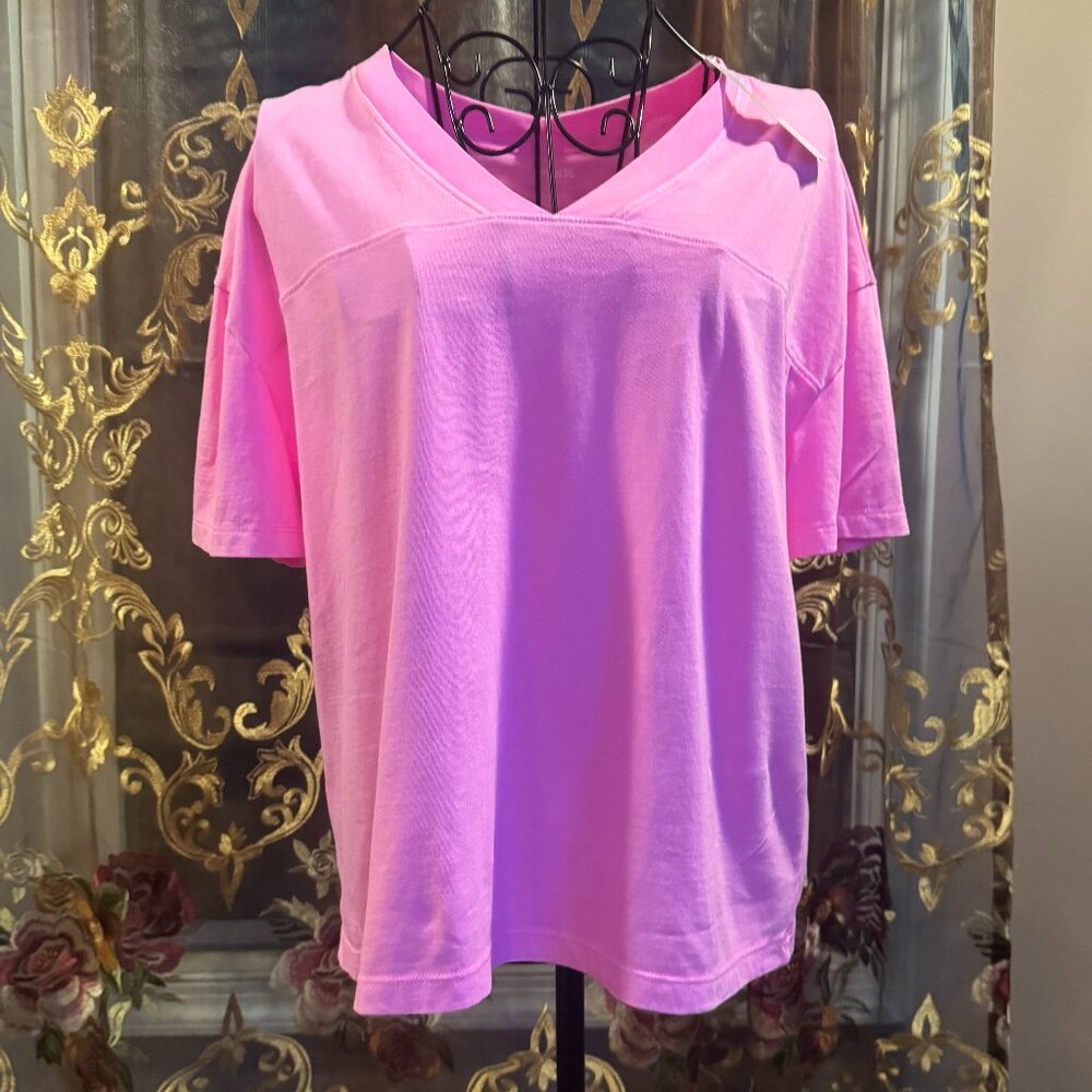 PINK Victoria's Secret tee ~ XS ~ NWT